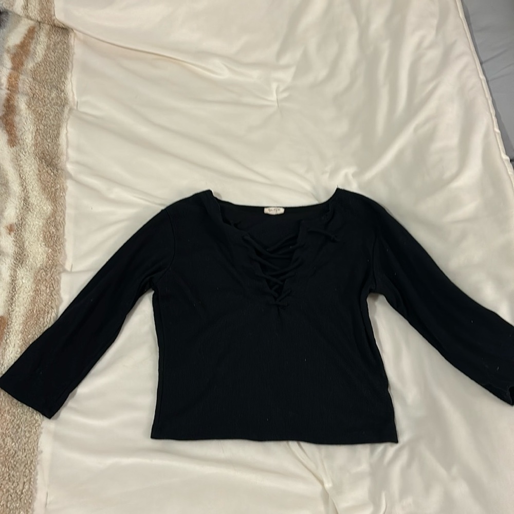 Black long sleeve crop top